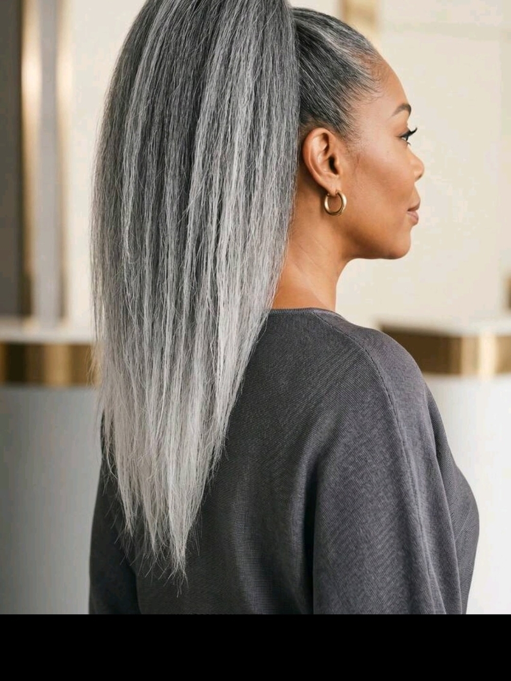 Sleek Gray High Ponytail Hairpiece - Unbranded. 20 Inches